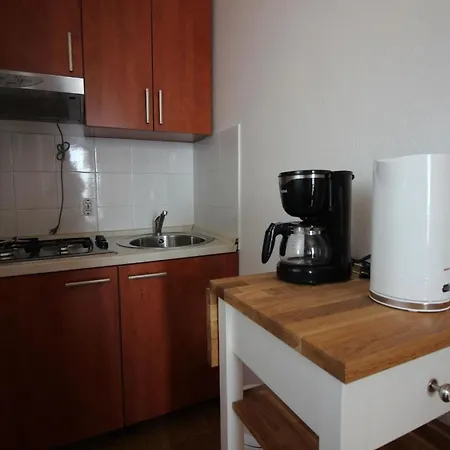 Fuer Zwei Erwachsene Und Zwei Apartment Novi Vinodolski