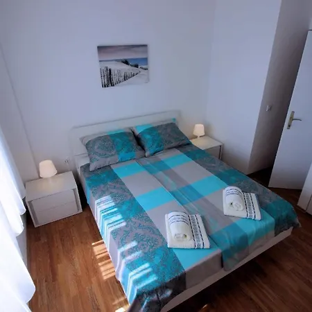 Fuer Zwei Erwachsene Und Zwei Apartment