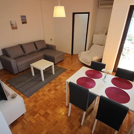 Fuer Zwei Erwachsene Und Zwei Apartment