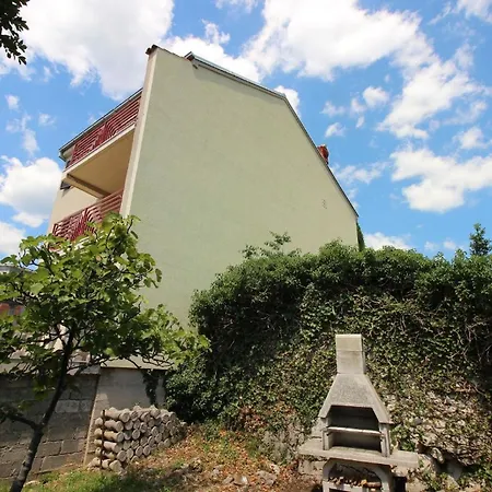 Apartment Fuer Zwei Erwachsene Und Zwei Novi Vinodolski